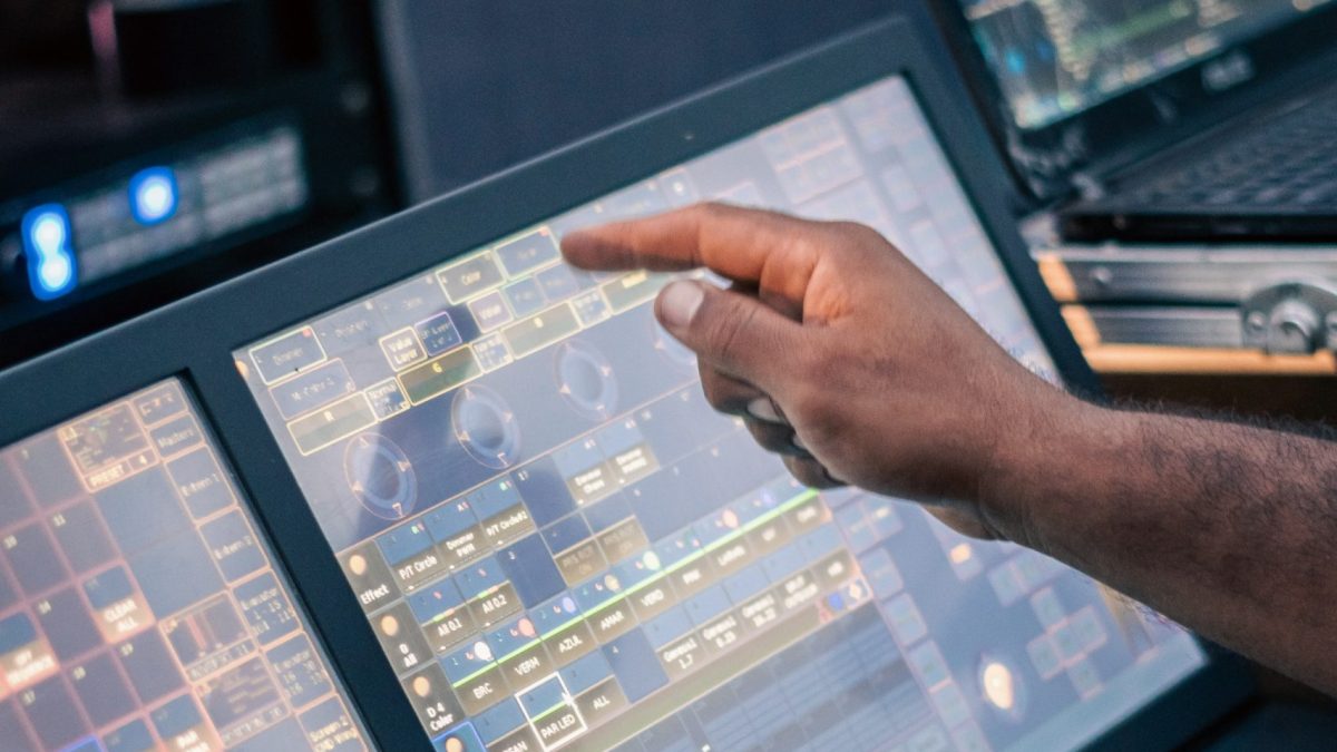 Digital Technology Is Making Supply Chains More Resilient