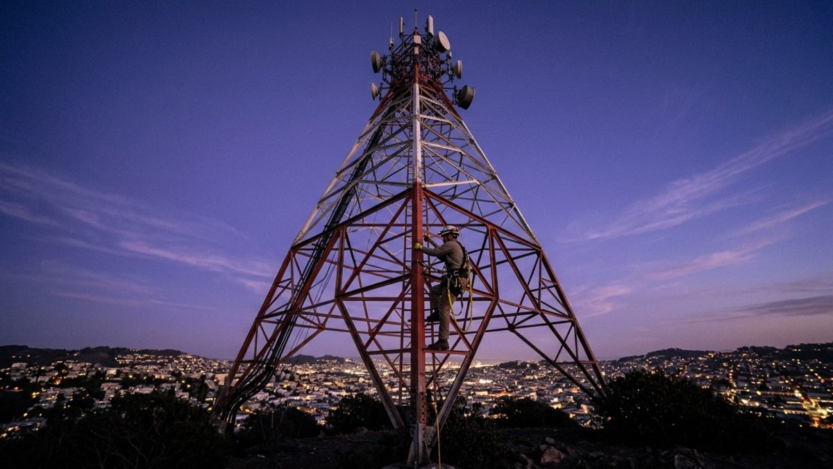 American Tower Prices Three-Tranche Senior Notes Offering