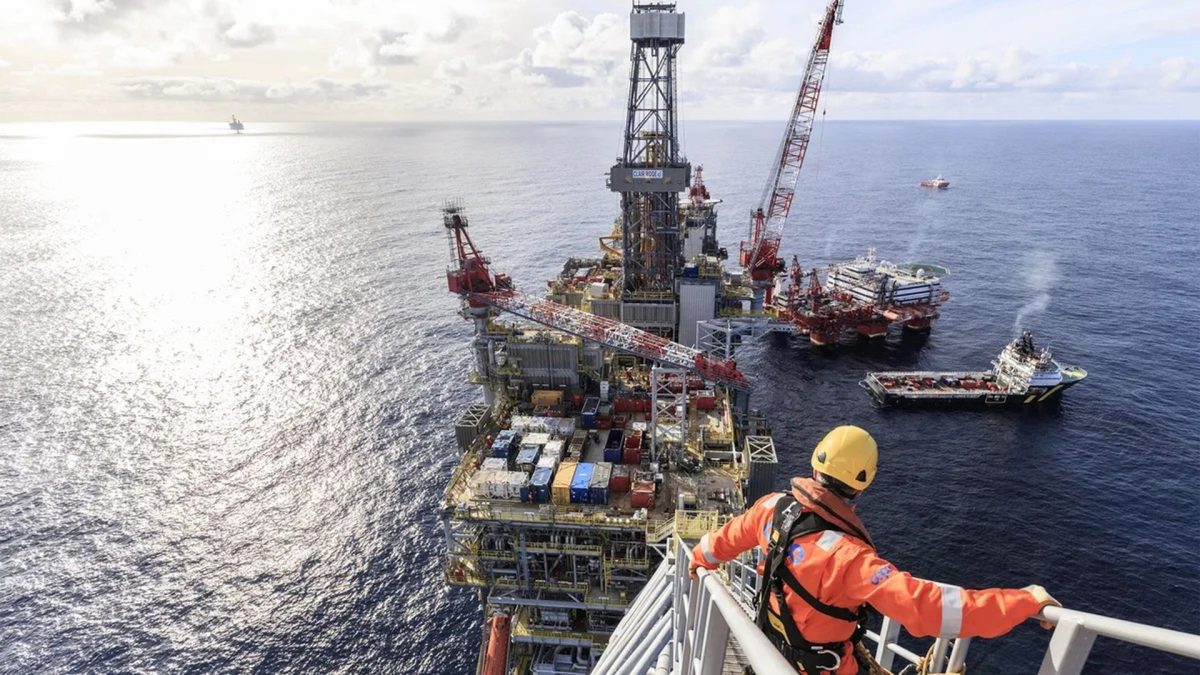BP Sees Third-Quarter Net Debt Falling to $13.5-14.5 Billion